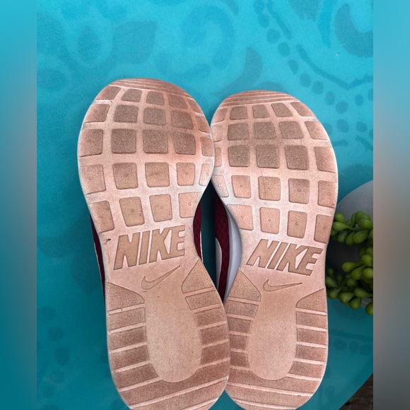 Nike Women’s Tanjun Running Sneakers size 7.5 - Picture 9 of 9